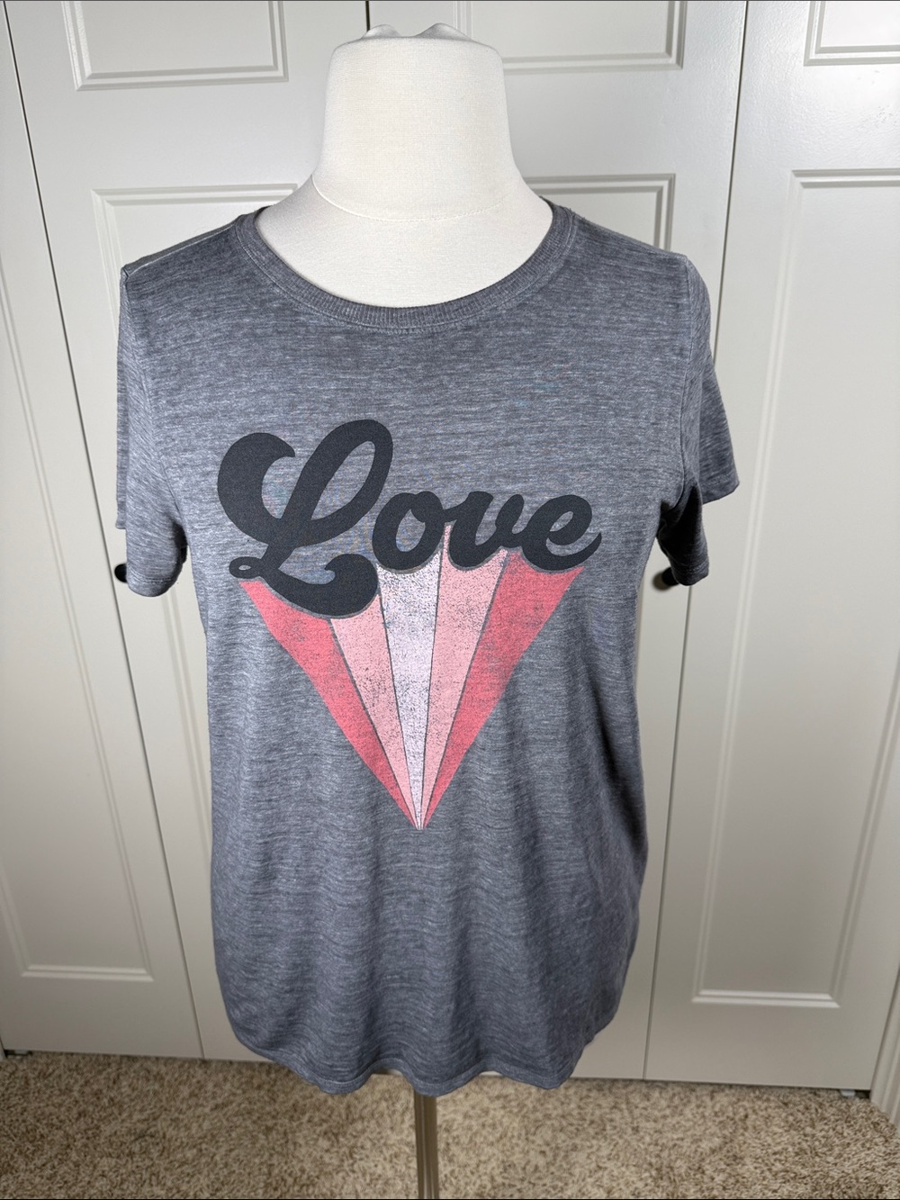 torrid Gray Short Sleeve Tee with Pink Graphic 'Love' Size 1X